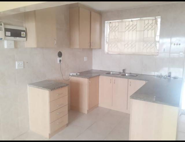 1 BEDROOM PROPERTY TO RENT IN OVERPORT